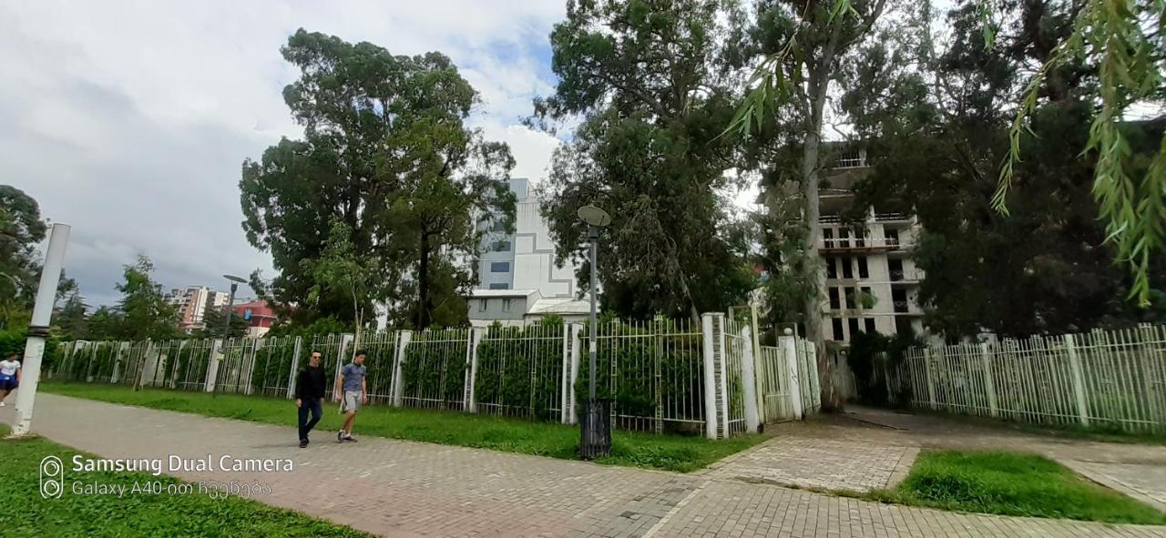 Parkside apartament Apartment Batumi Bagian luar foto